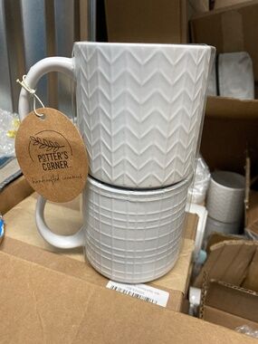 Potter's Corner Set of 2 Stackable Mugs White Textured Geometric NEW